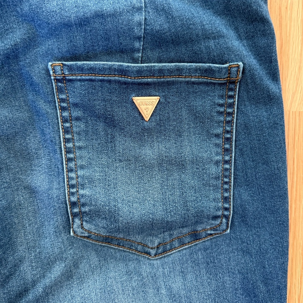 Guess High Rise Blue Jeans - Picture 9 of 11